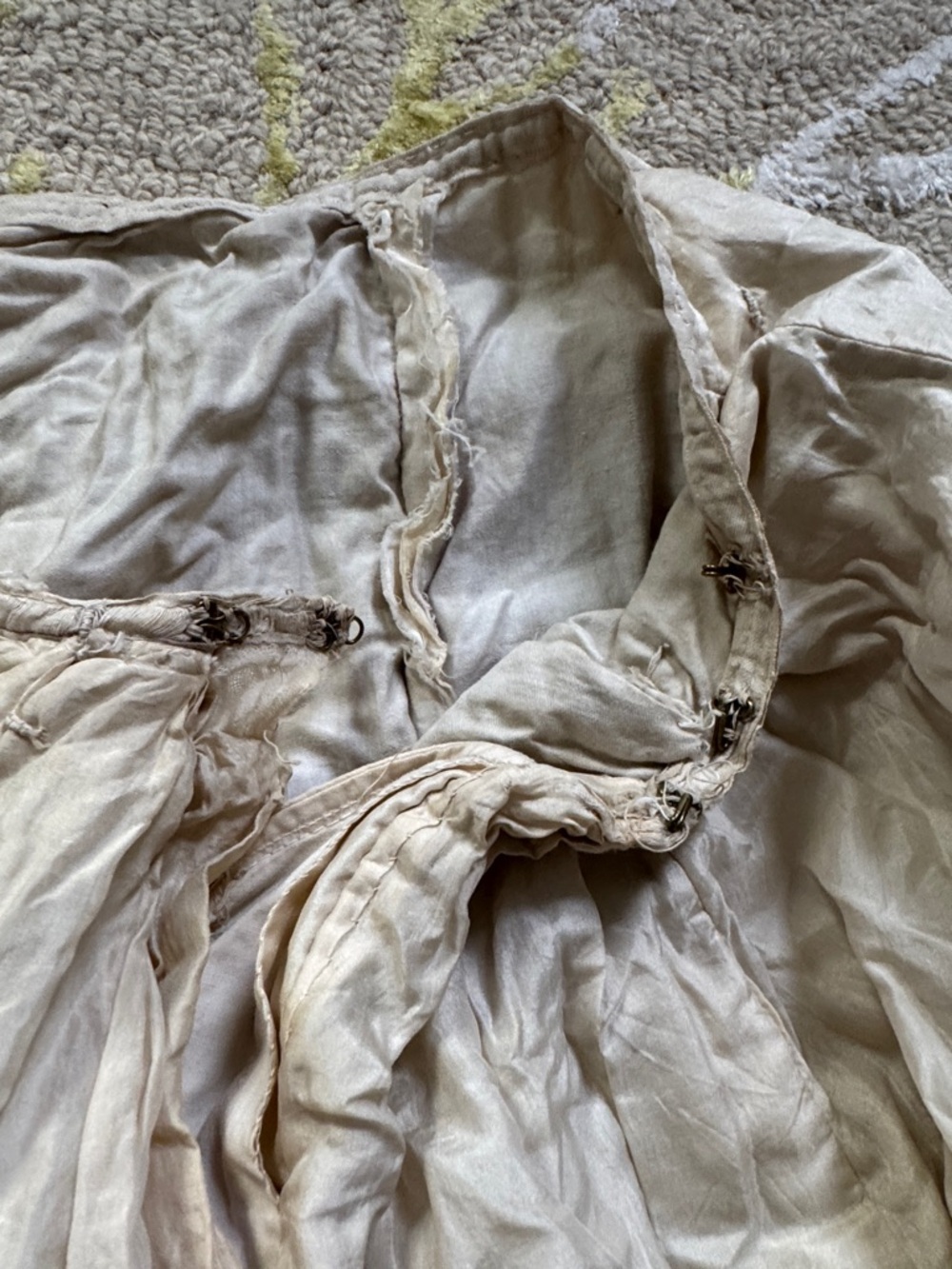 1940s ivory vintage silk and lace wedding skirt s - Picture 5 of 7